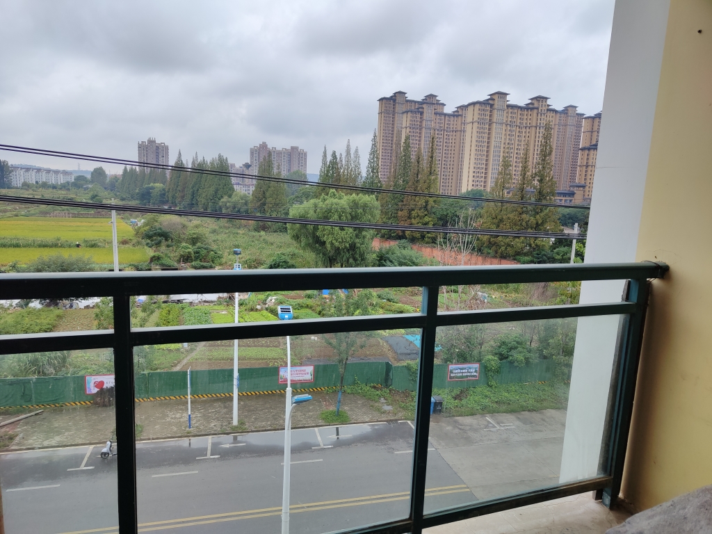 金丰易居 三室简装 出租 _8