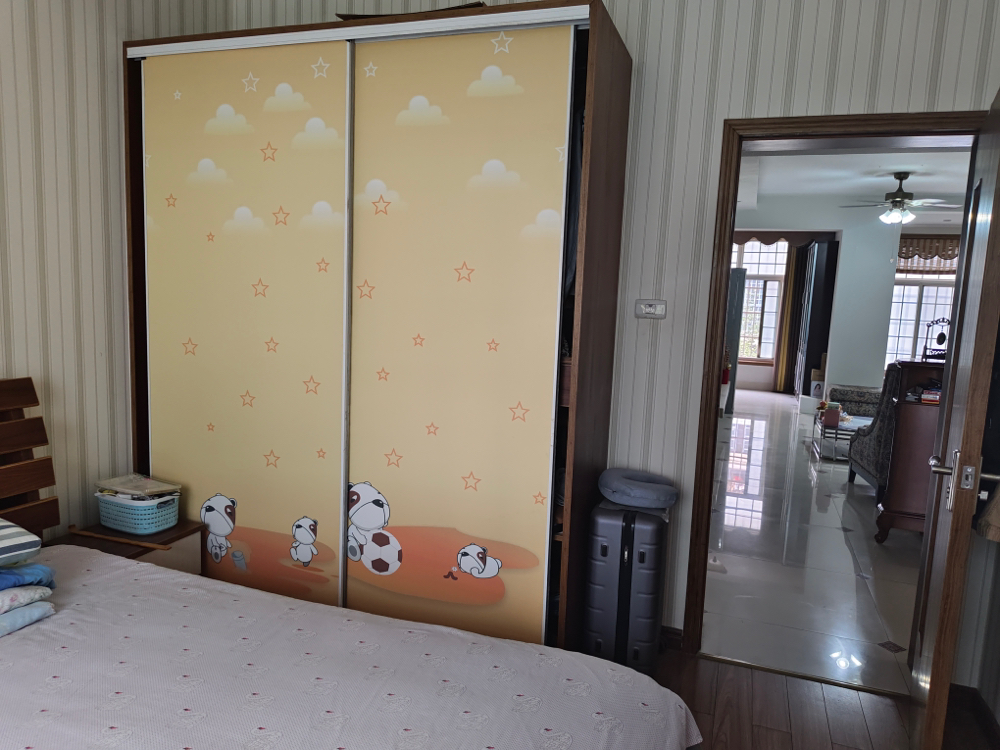 优山美地 精装三室 多层二楼 家具家电齐全 拎包即住 看房方便_8