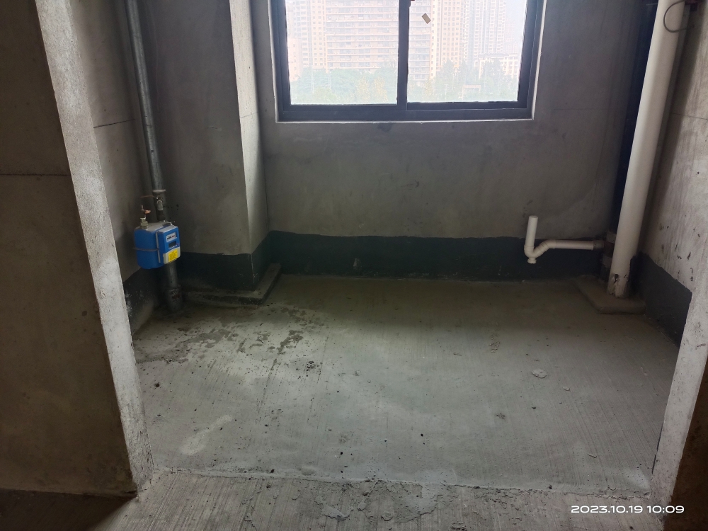 上郑广场毛坯房三室两厅一卫；便宜出售_7