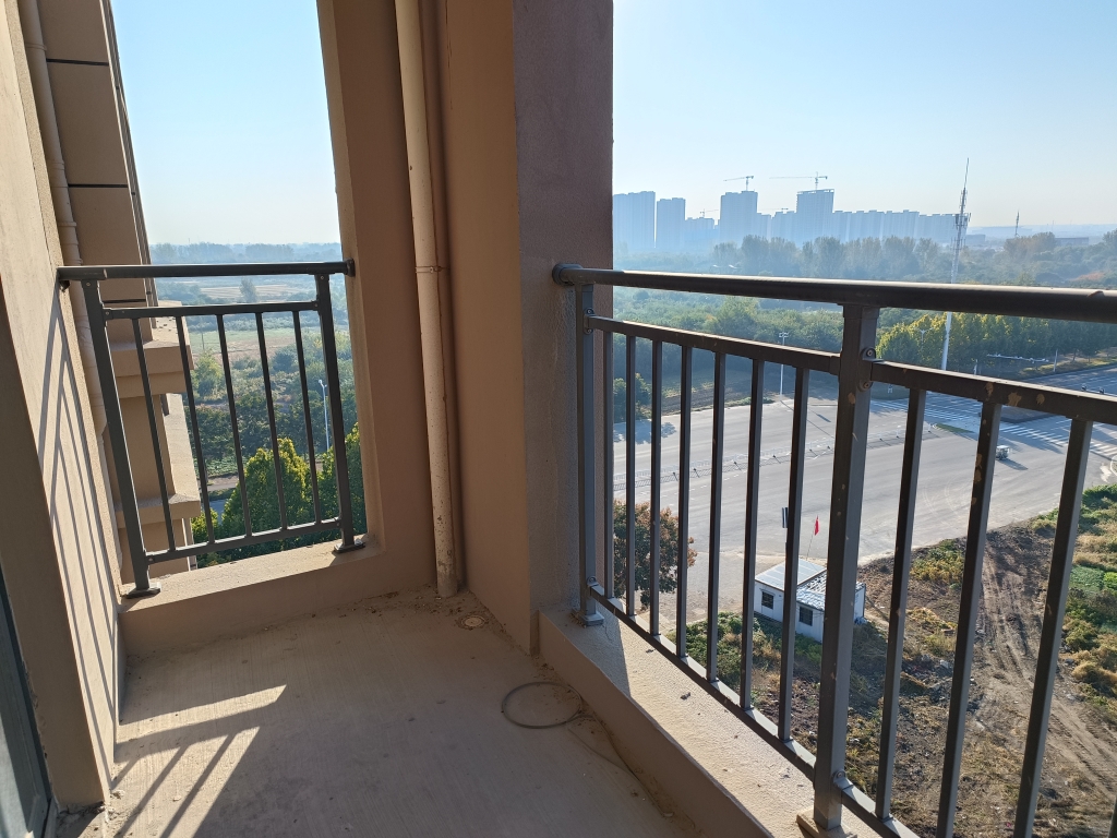 龙成奥韵毛坯3室对外出租_7