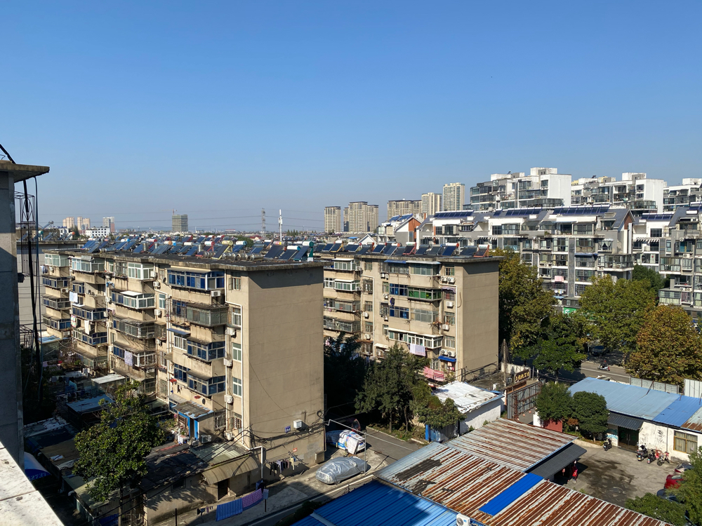 泉林南村 6跃7 实际使用面积约有140多平方 双阳台带有露台 简装_9