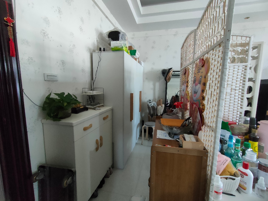 家乐福精装修 一室一厅拎包入住好楼层_5