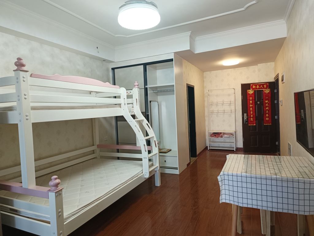 英伦联邦精装修家具家电齐全出租_5