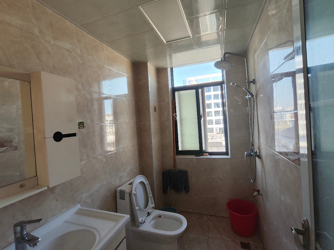 香樟苑四期简装3室两厅_9