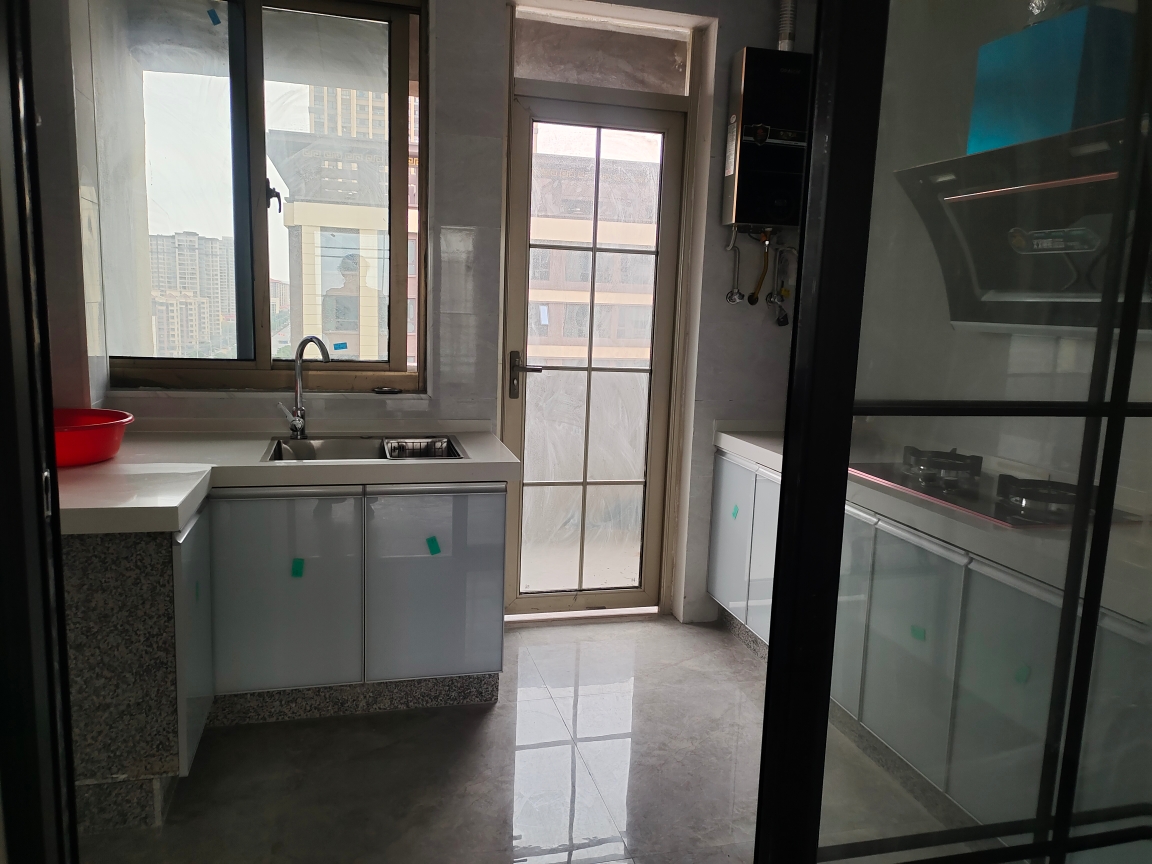 环球港一期，三室两厅一厨两卫，普装修_5