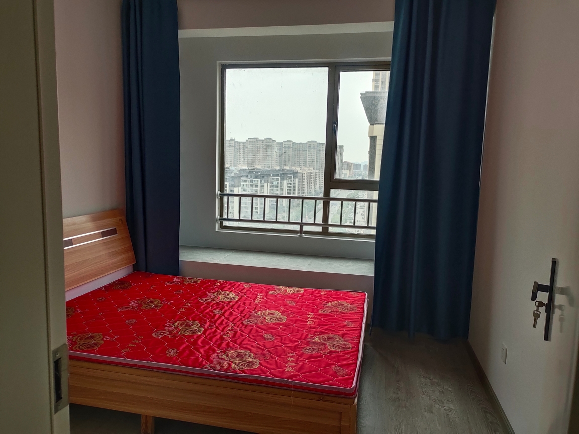 环球港一期，三室两厅一厨两卫，普装修_4