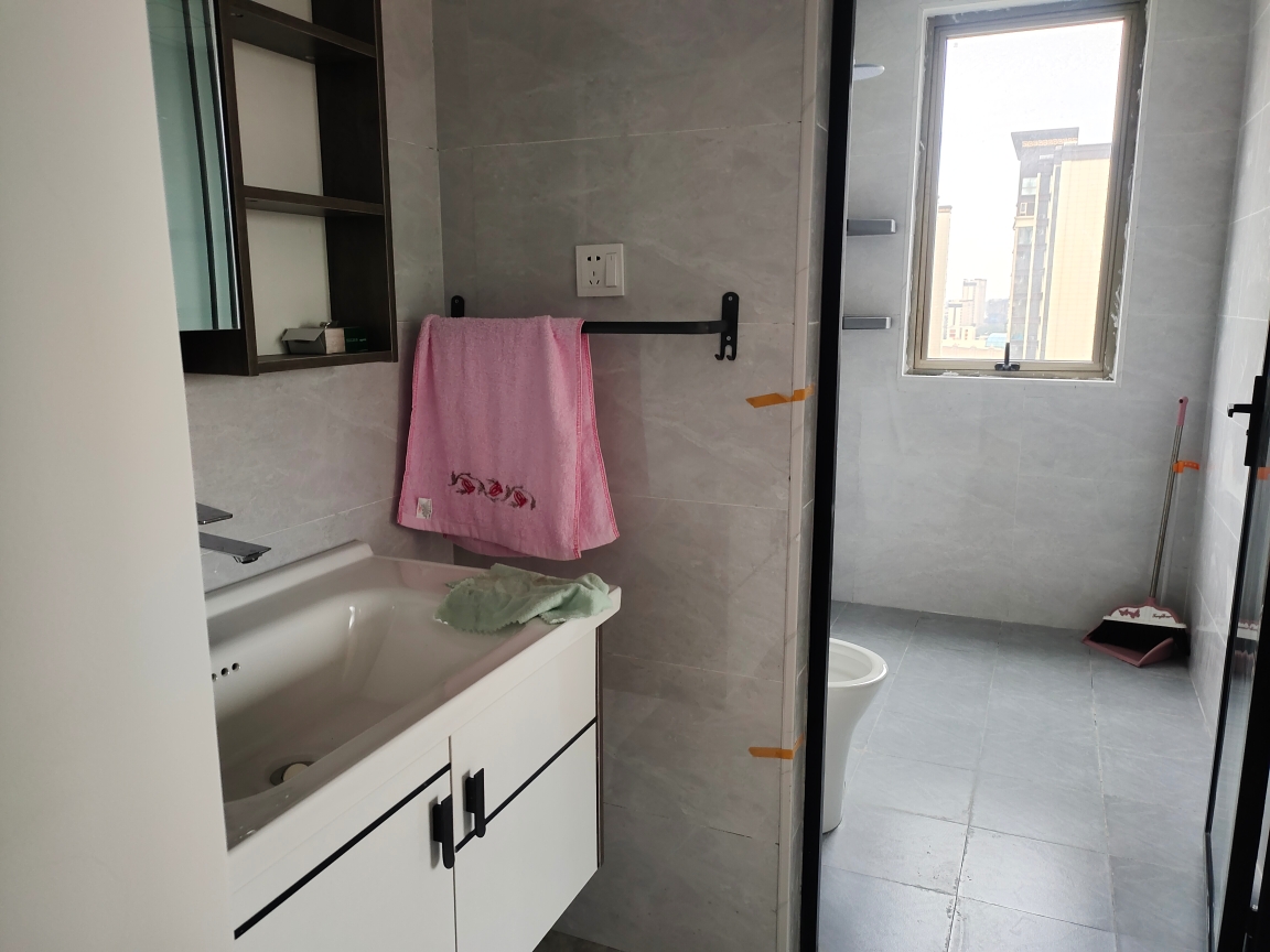 环球港一期，三室两厅一厨两卫，普装修_8