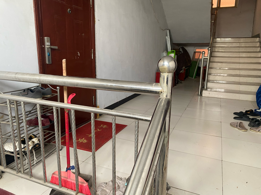 滨河桥头附近自建房三楼出租_6