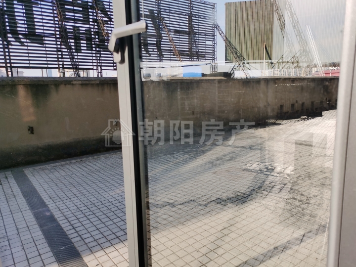 上东锦城朝西精装公寓带平台户型好学区房_9