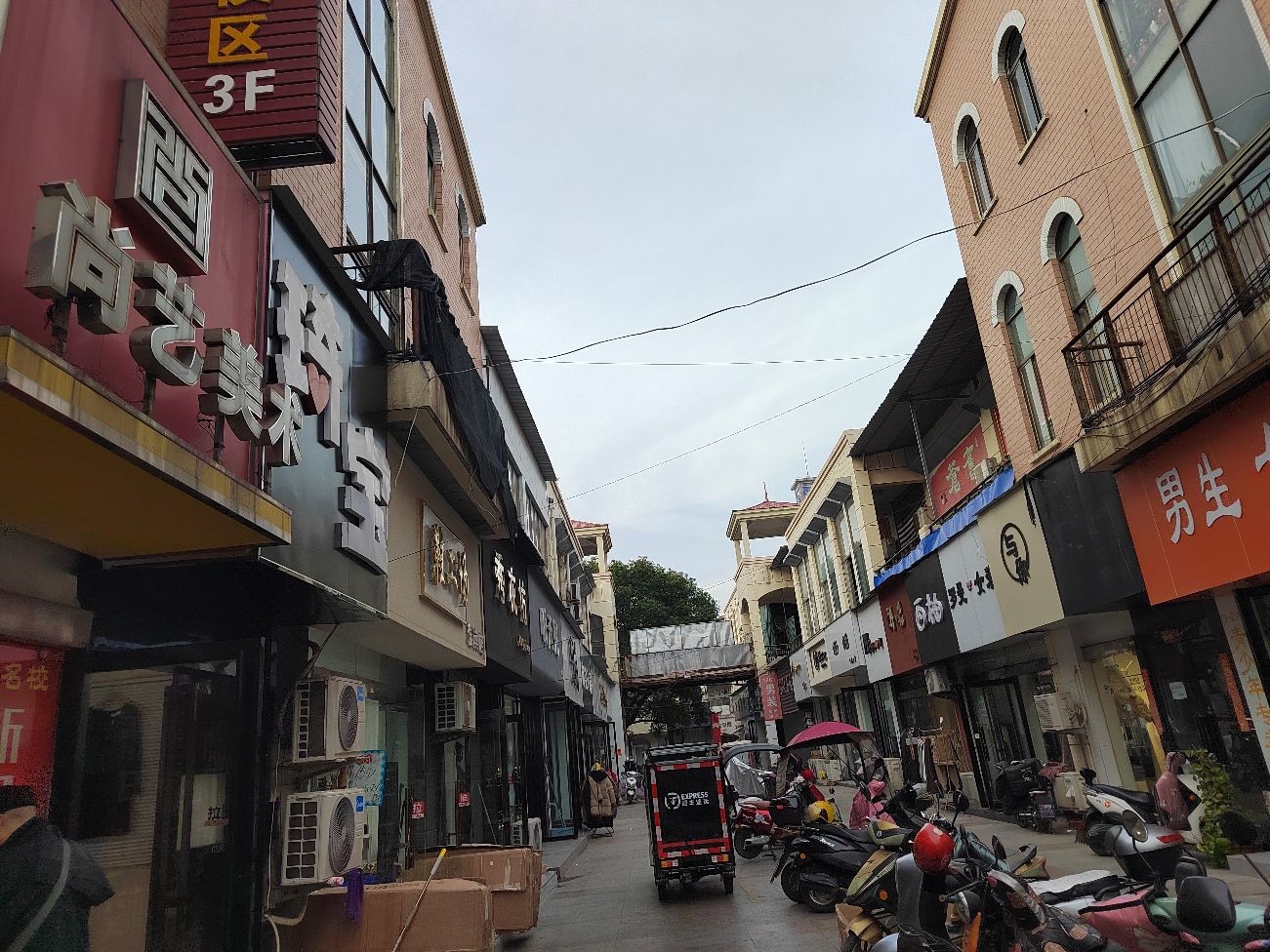 淮滨街道金湾名街三层商铺357.01平简装出售_15