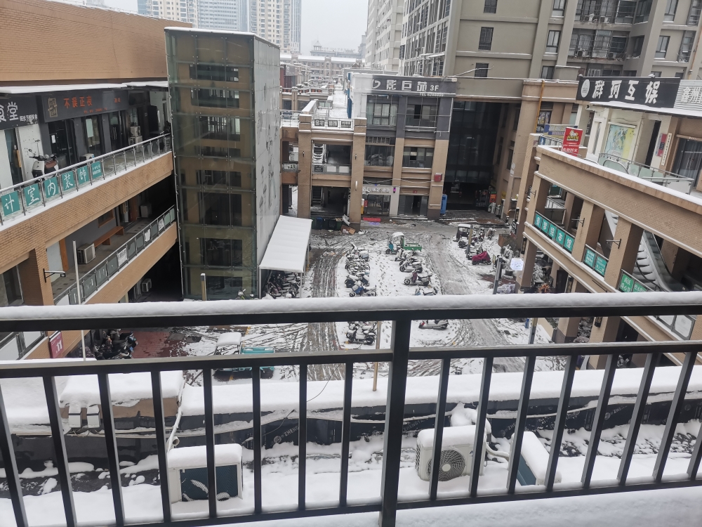 龙湖中心 毛坯2室 市中心 交通便利_8