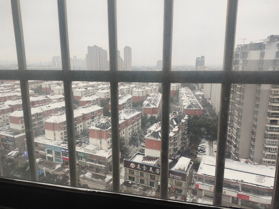 中环国际广场荣府1室1厅精装出租 东西齐全_9