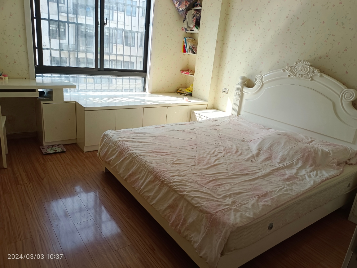 月伴湾 三室二厅 精装修 家具家电齐全拎包入住_9