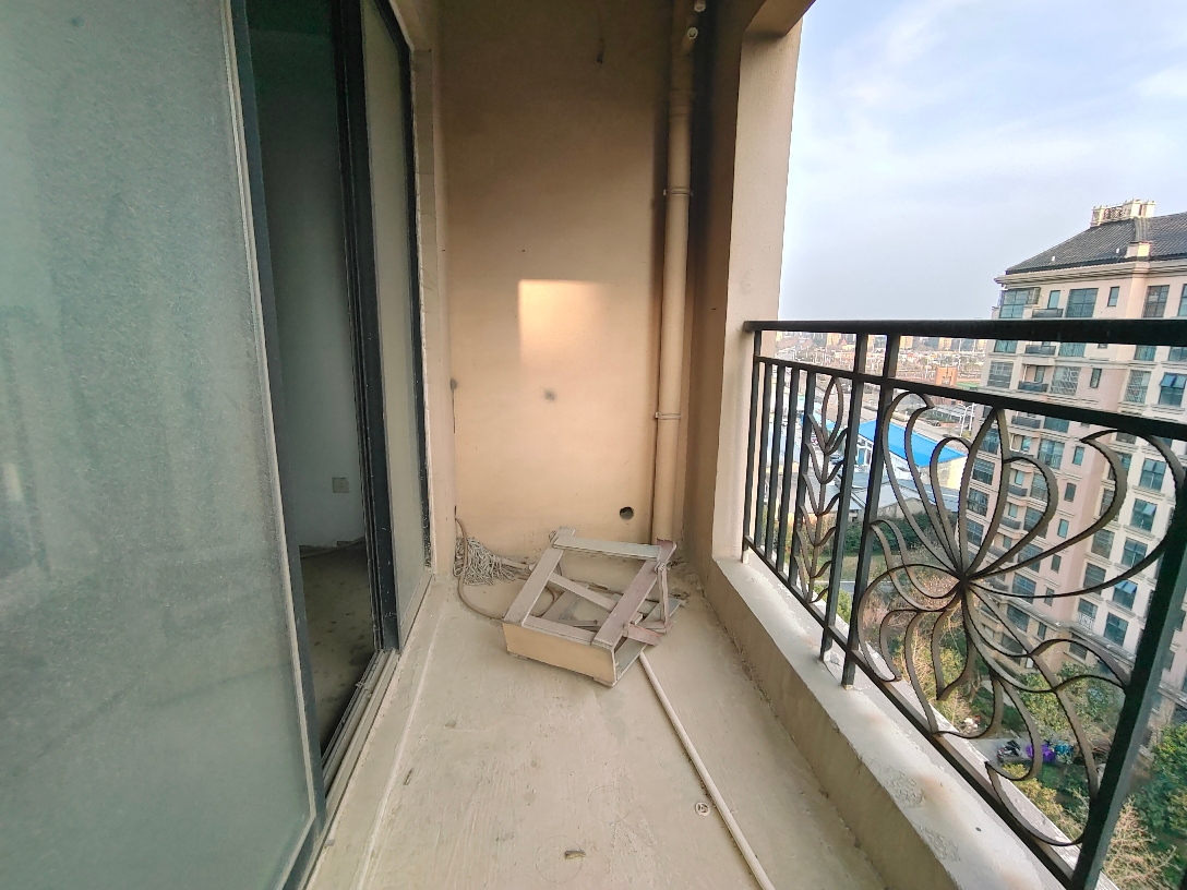 急售，泉山湖D区小高层2室2厅楼层好_8