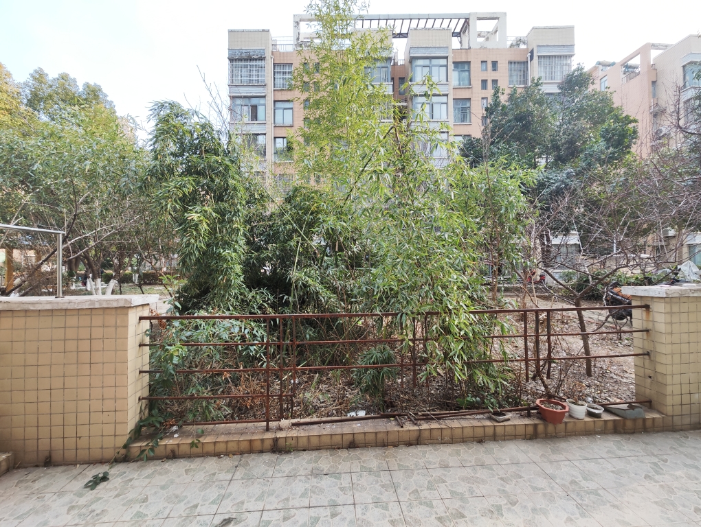 优山美地 精装三室 一楼带院 诚心出租_9