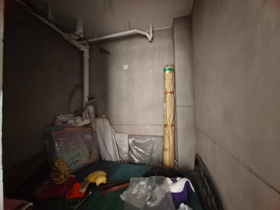新城区 宾阳豪庭 三室二厅二卫 简单 装修出售_7