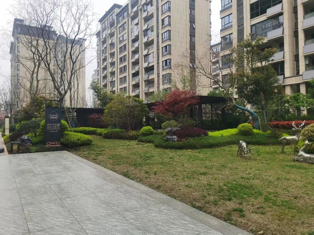 新城区铂悦府三室二厅毛坯房出售_9