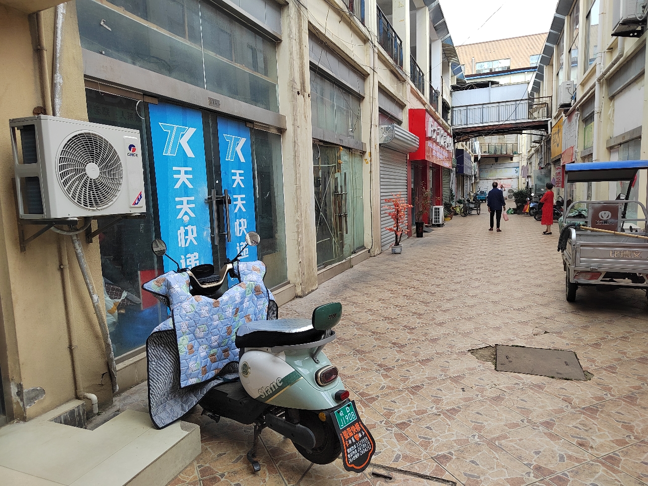 金湾名街一层跳高，有厨房，两个卫生间，相当于两层67.46平精装出售_9