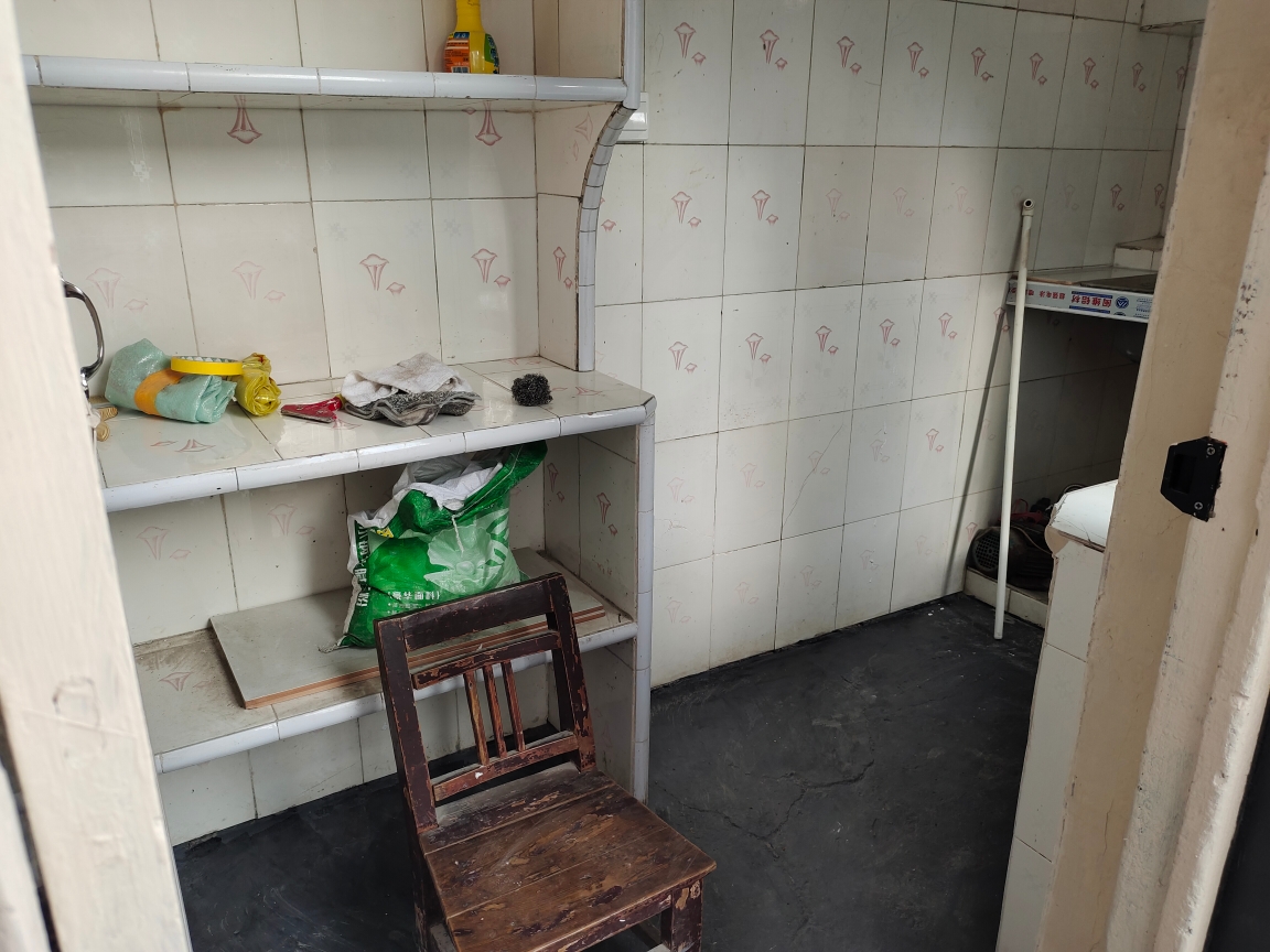 北梁家拐一楼带院子上下四间精装修_3