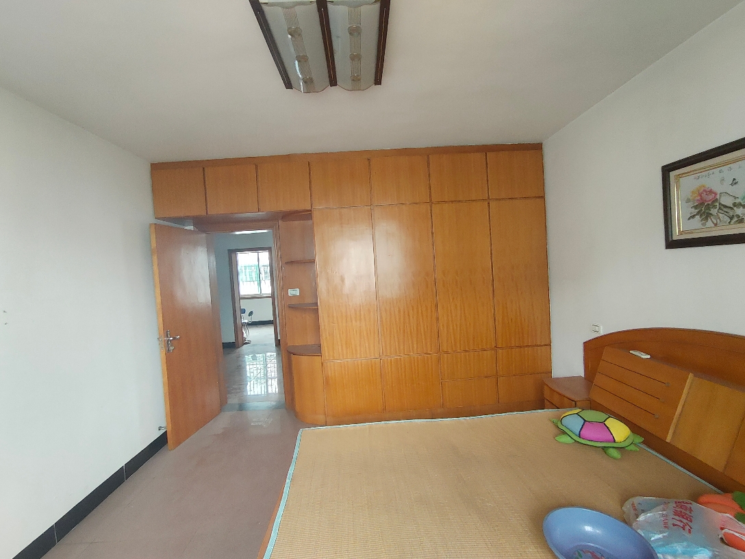 出售新社三村92平三室一厅简装户型方正南北通透_3