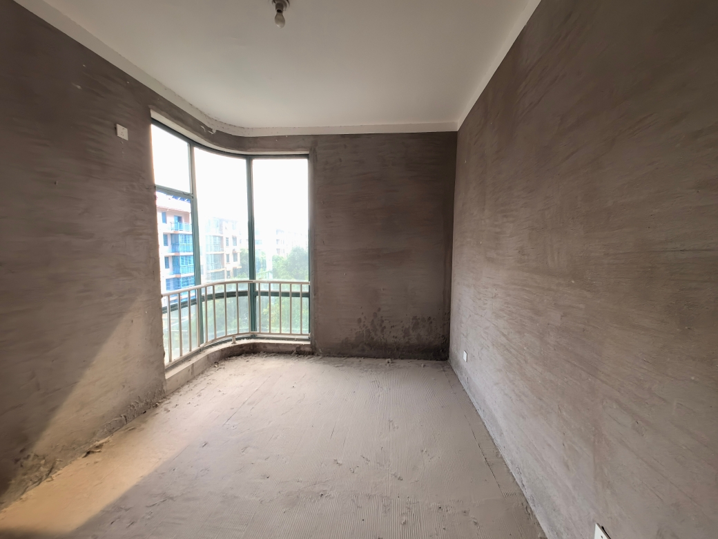 万达附近，香榭华都西区，毛坯三室两厅急售_10
