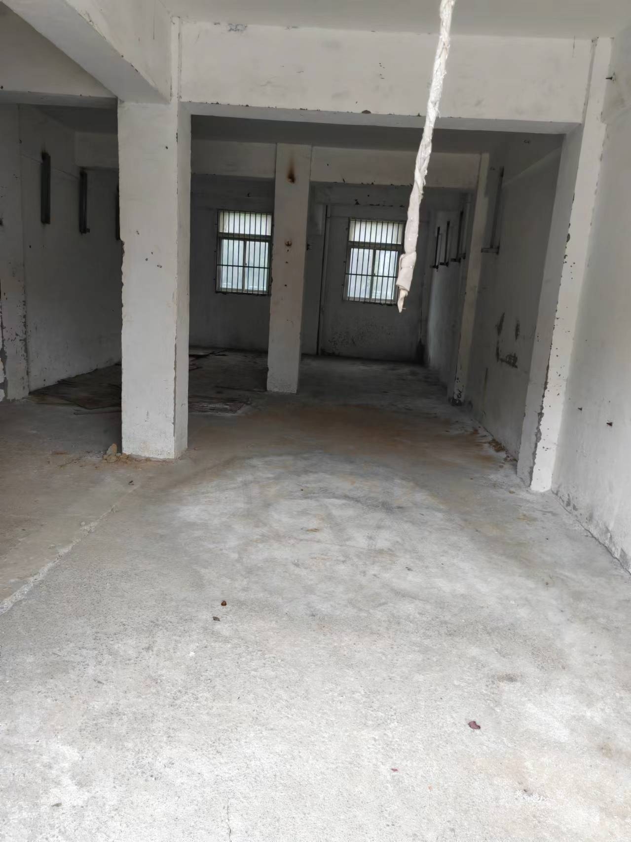 八公山临街旺铺 160平 南向大开间 人流密集_2
