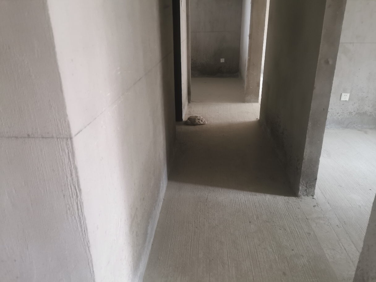 英伦联邦 92平 南北通透三居 毛坯可改 配套齐全_8