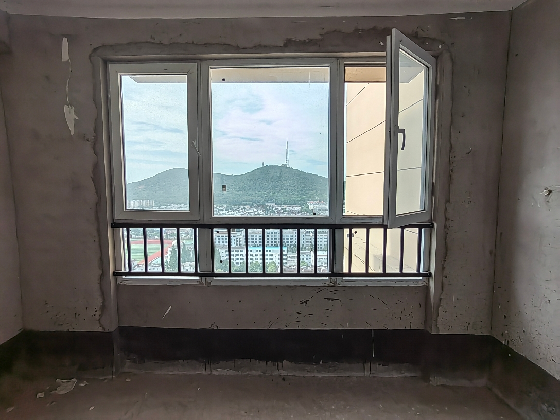 四宜新雅居毛坯3室出租 _7