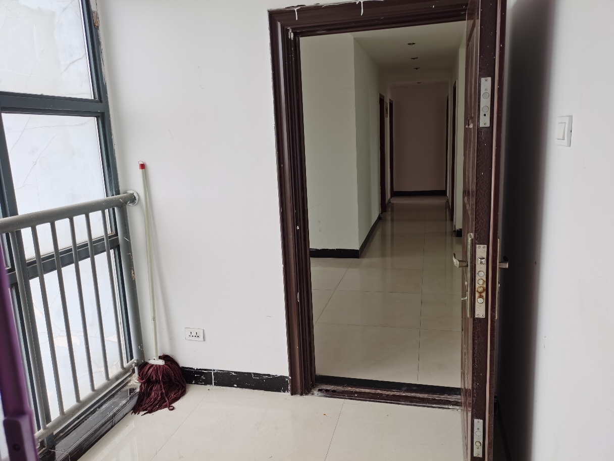 家乐福 142平 南向精装三室 交通便利 配套齐全_12