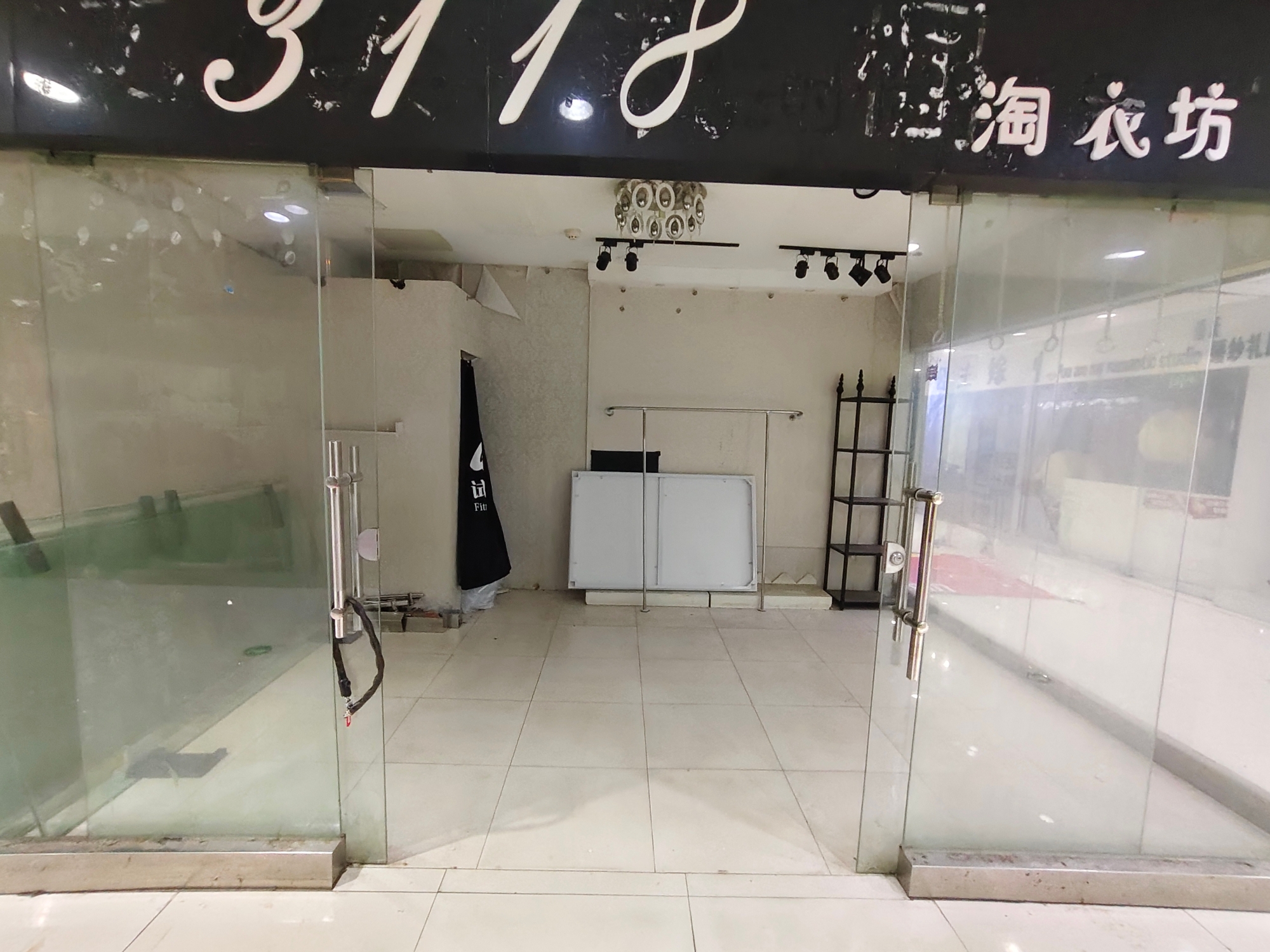 白马商铺三层优质地段旺铺人流密集_2
