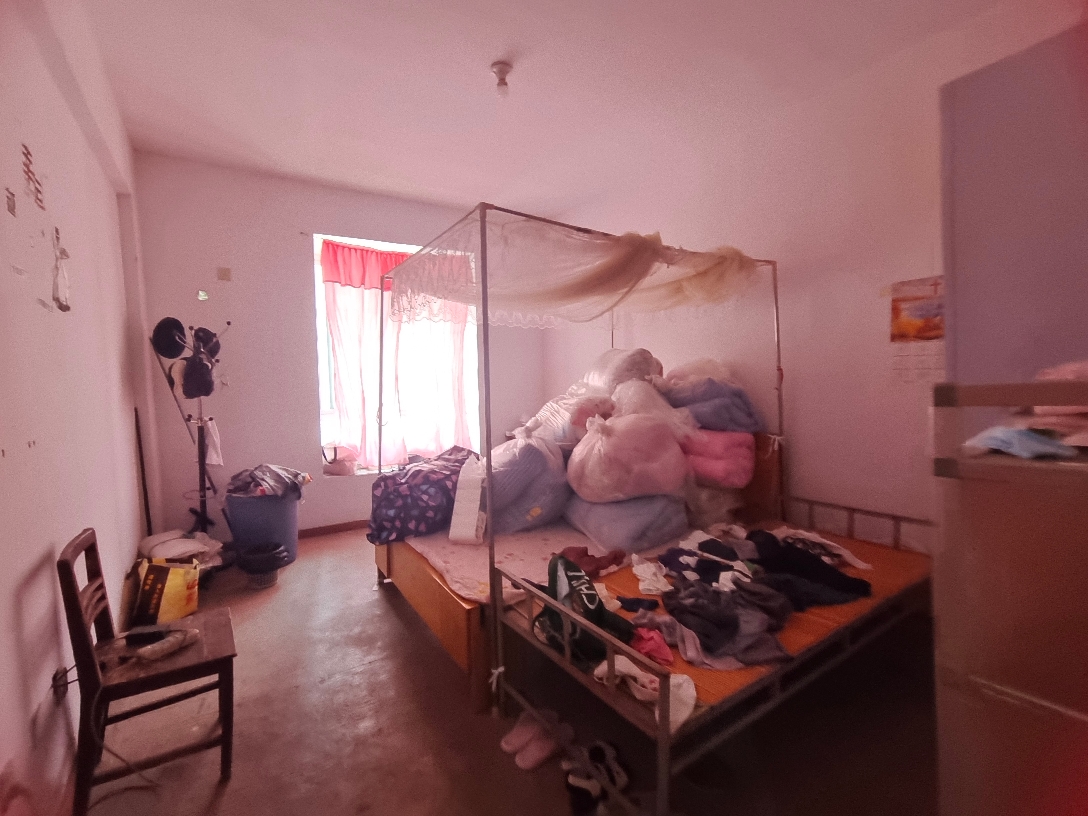 西门外西湖花园B区三室二厅毛坯出售_2