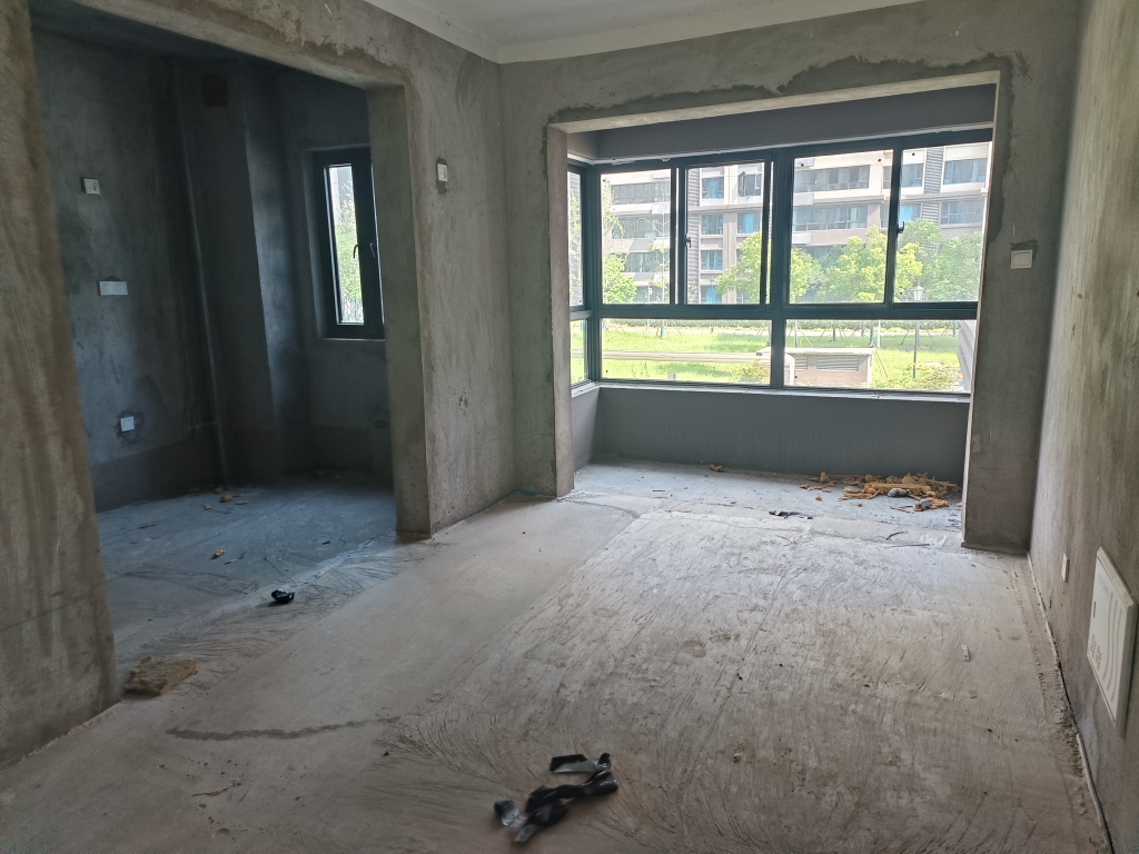 安理家园 毛坯 4室两厅诚心出售_12