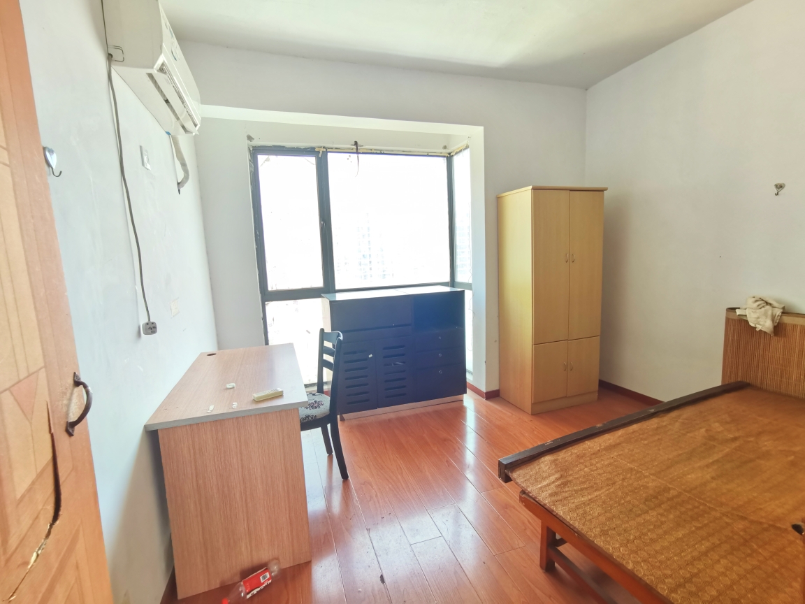 西湖春天三室两厅简单装修家具家电齐全_5