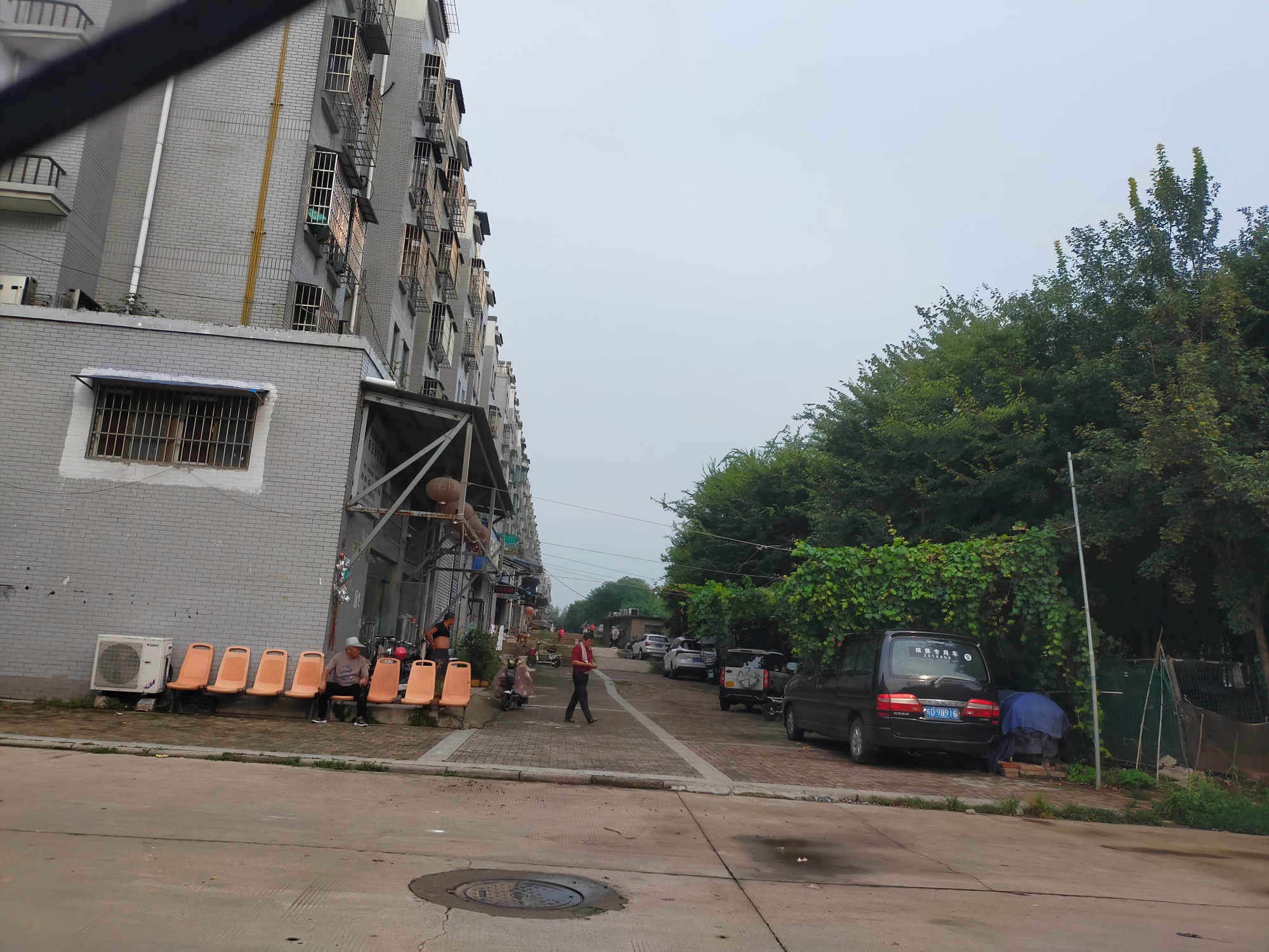 李郢孜新村C区98平米3室2厅毛坯房老证急卖_16