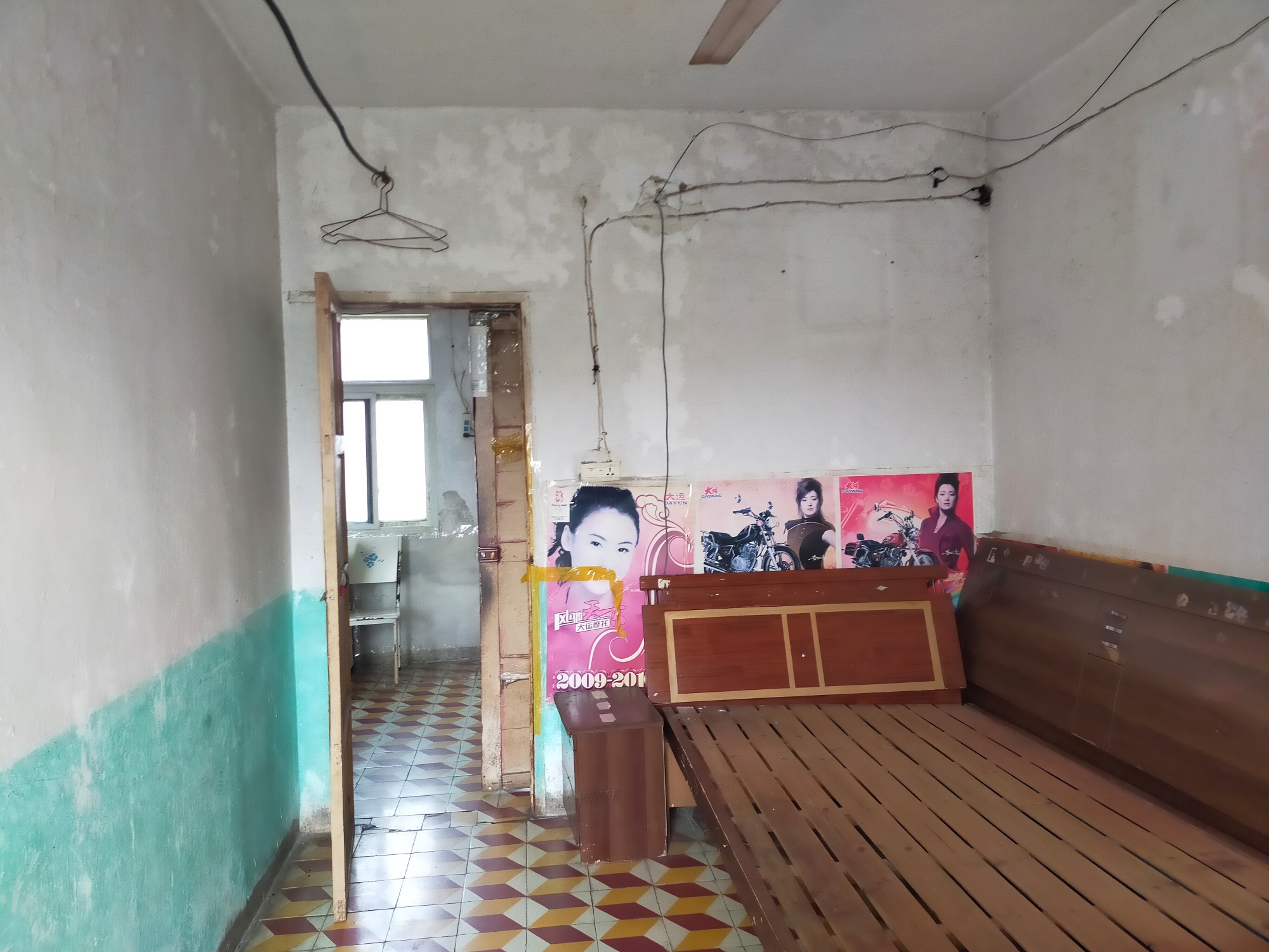 李一矿家属楼 48平 南向两室一厅 简装出租 交通便利_2