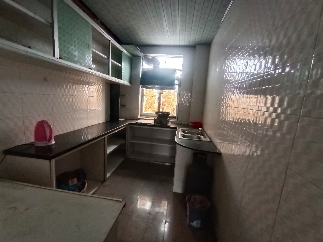 实验中学家属两室一厅简装出租_6