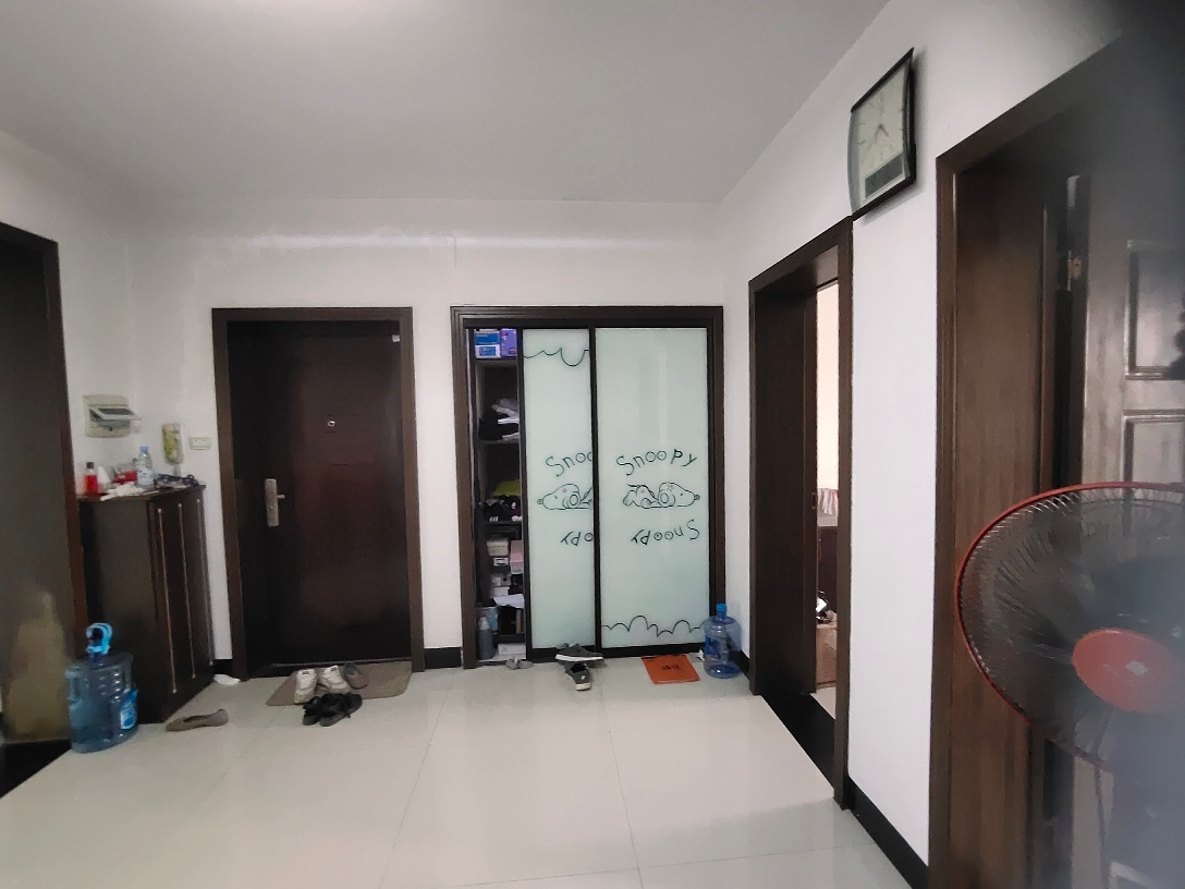 胜利小区两室中等装修，房东诚心出售_2