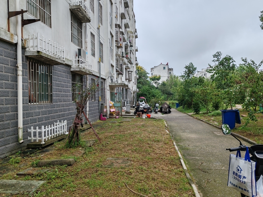 范圩小区78平米两室一厅毛坯有证急售_10