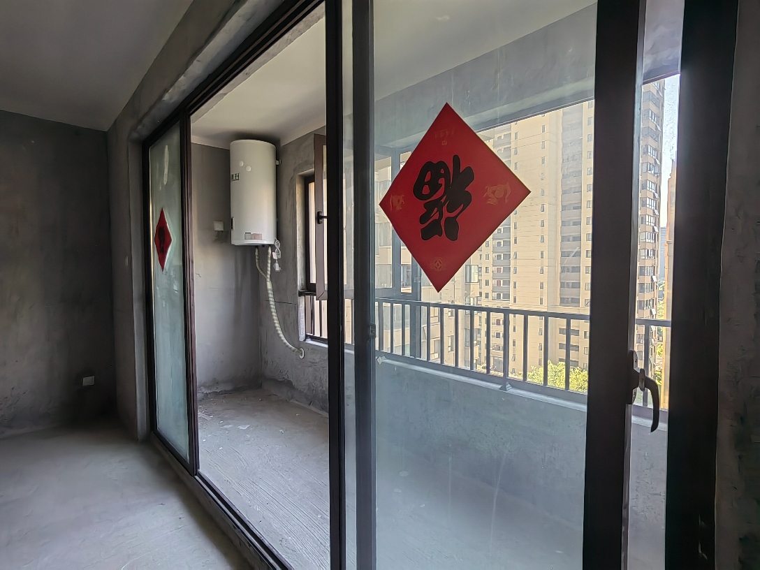 漫悦湾楼王毛坯147平米4室2厅2卫出售_5