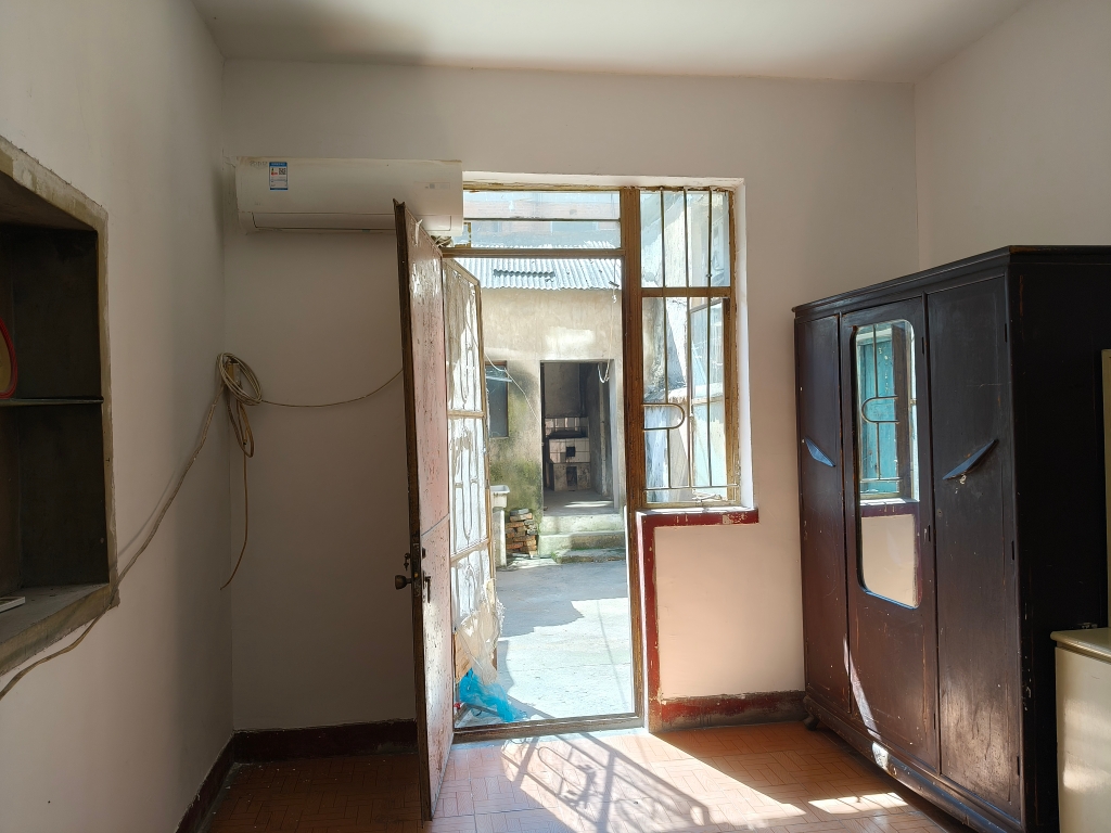 基建村 65平 三室一厅 学区房 交通便利 普装出租_6