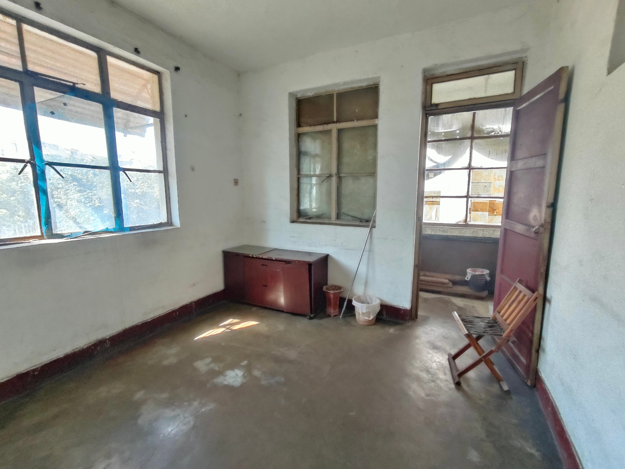 谢一小学区房2室1厅，简装房，地势好，两卧朝南，黄金地带_3