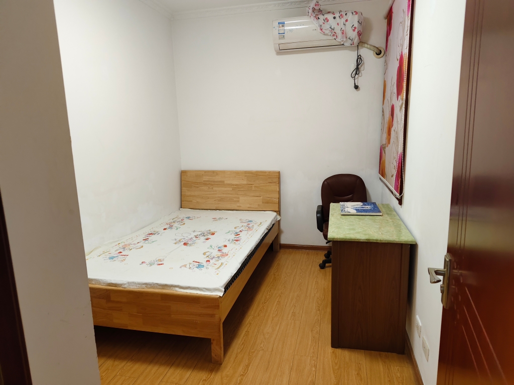 广场景苑，精装两室对外出租，家具家电齐全，拎包就能住_5