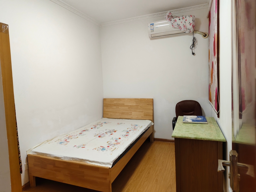 广场景苑，精装两室对外出租，家具家电齐全，拎包就能住_7