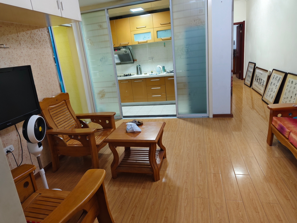 广场景苑，精装两室对外出租，家具家电齐全，拎包就能住_14
