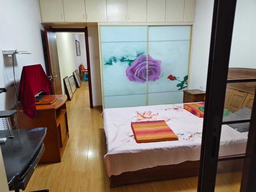 广场景苑，精装两室对外出租，家具家电齐全，拎包就能住_6