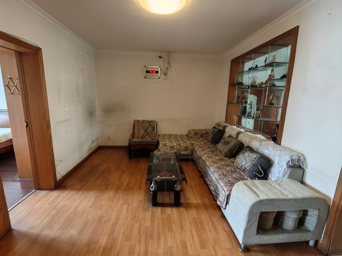 龙泉村  两室一厅  精装修二楼出租_2