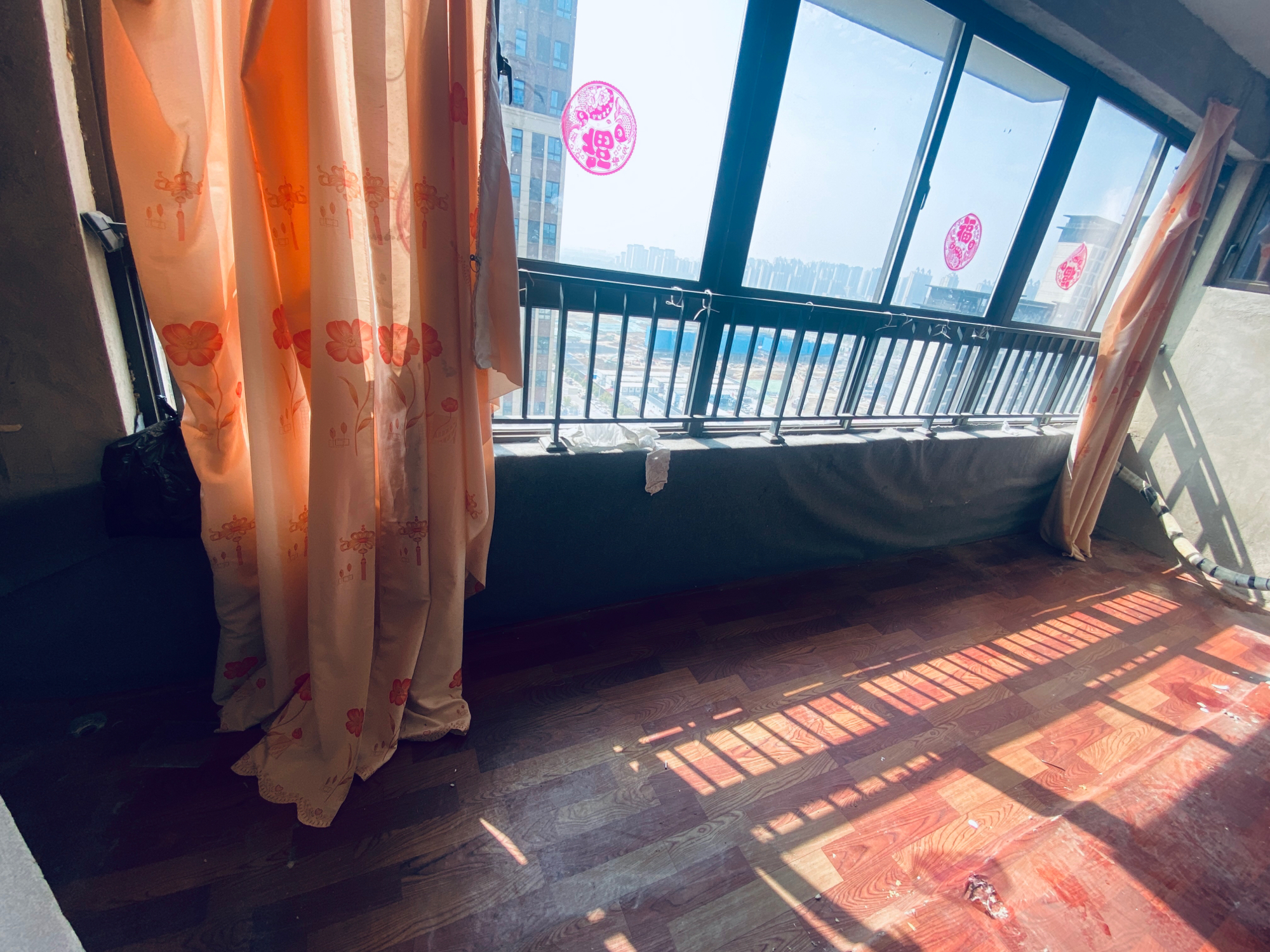 东方蓝海樾府简装3室，出租，700元！看方便_8