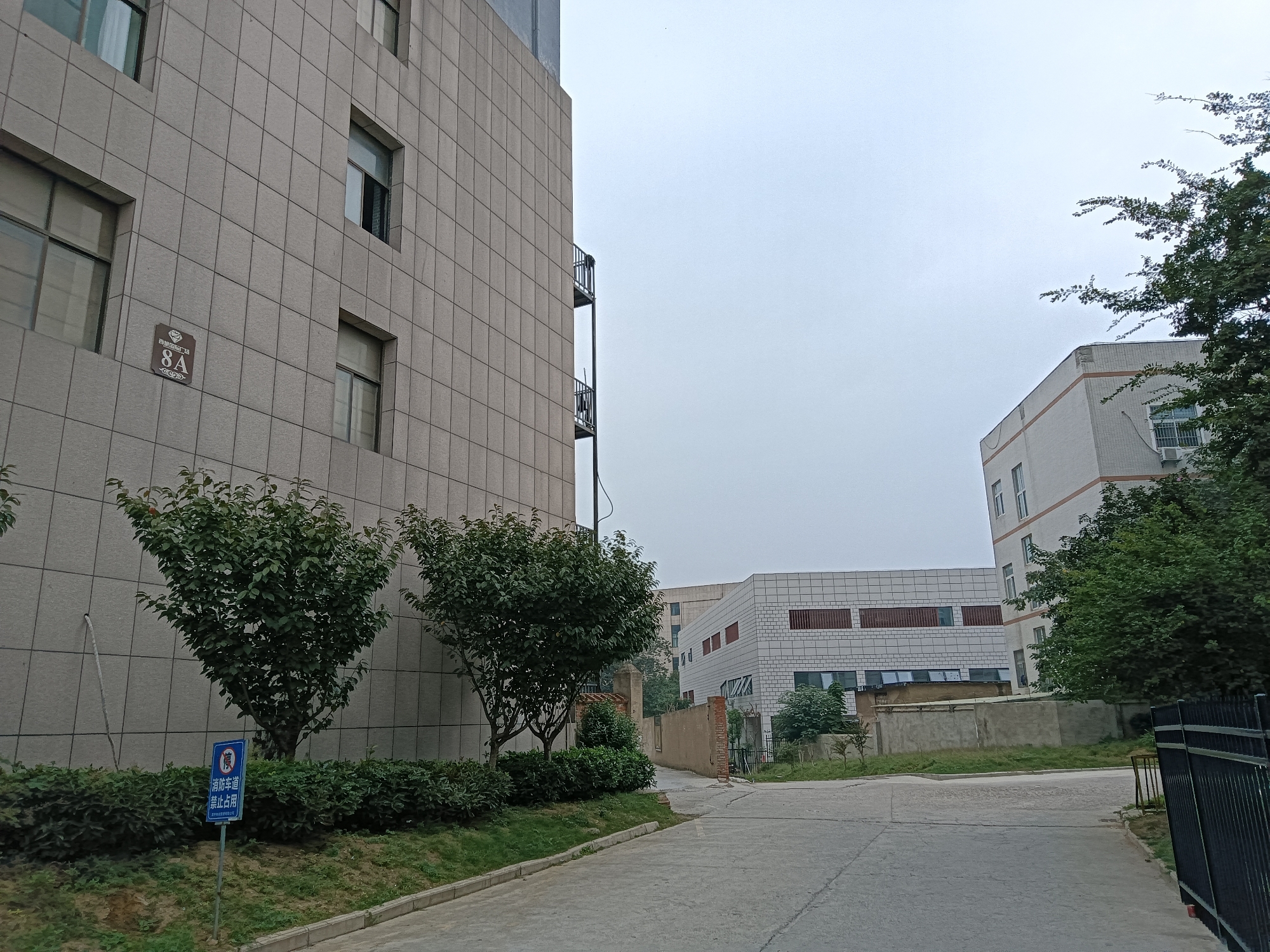 小区环境优美    购物便捷    独家房源_9