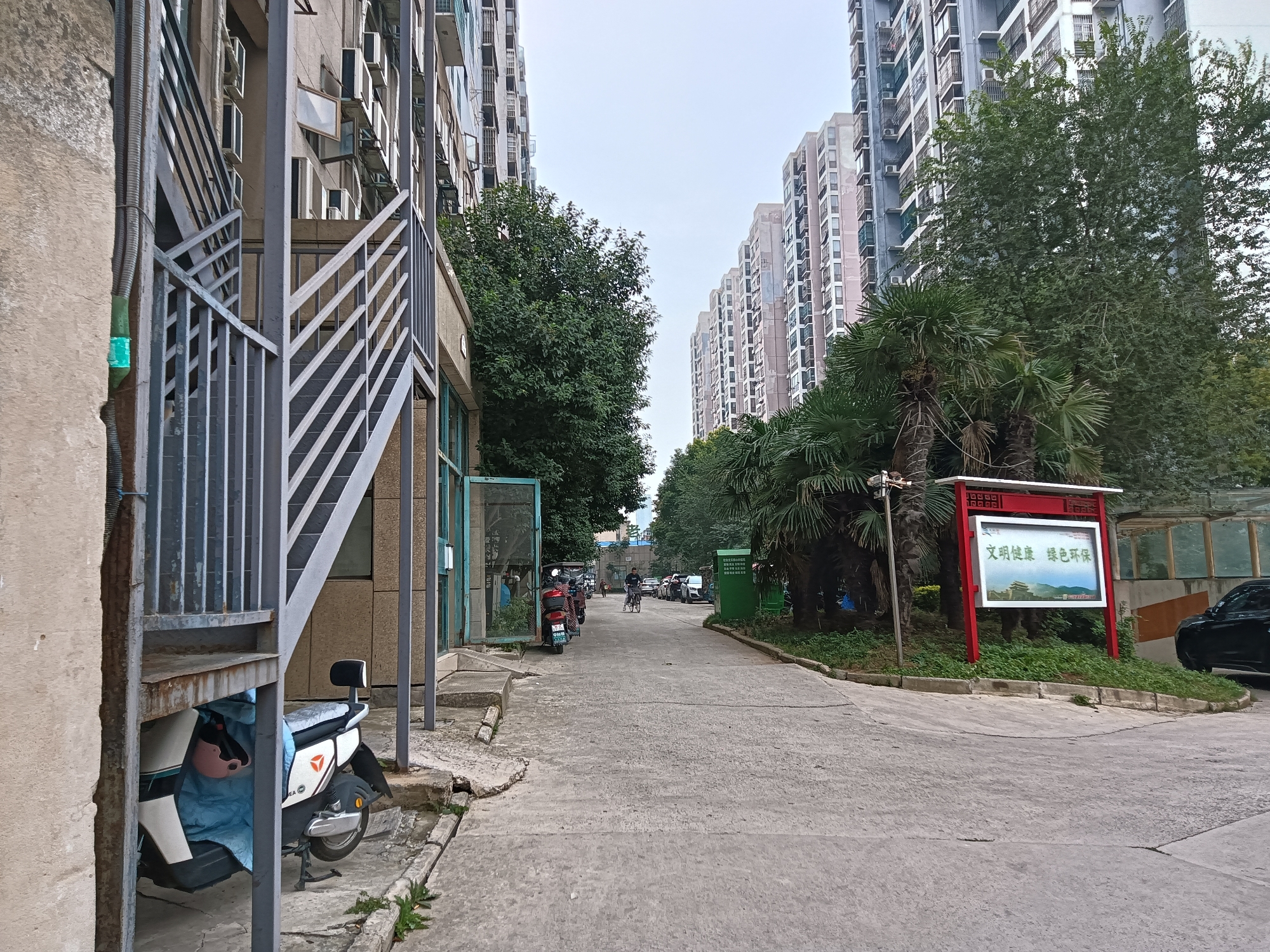 小区环境优美    购物便捷    独家房源_8