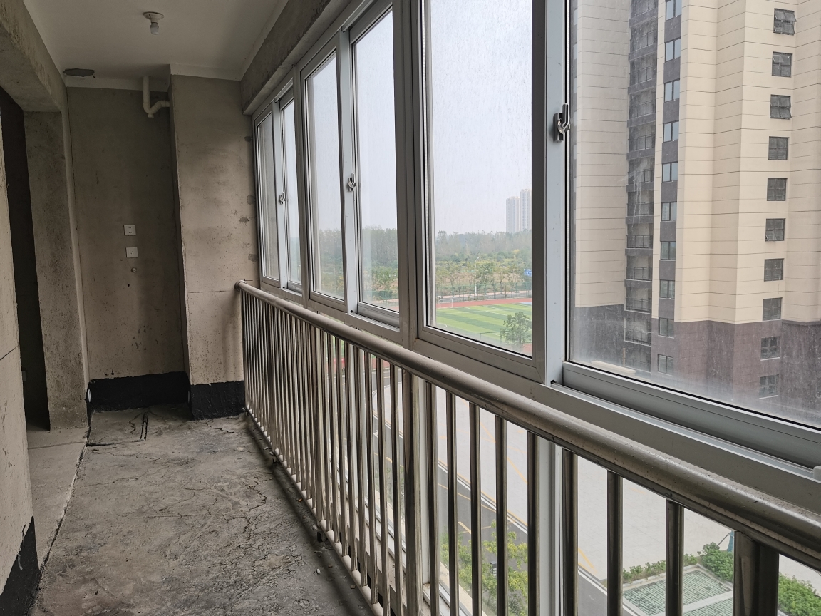 书香雅苑 毛坯 证满两年 好楼层  采光非常好_7